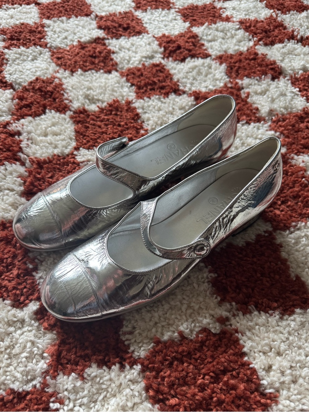 CHANEL Silver Metallic Crinkled Leather Mary Jane Flats Size 40